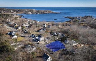 75 Main St, York, ME 03909