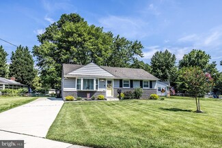 300 May Ave, West Deptford, NJ 08096