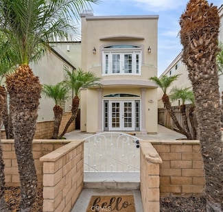 219 6th St, Huntington Beach, CA 92648