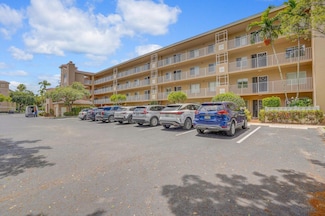 5874 Crystal Shores Dr Unit 308, Boynton Beach, FL 33437