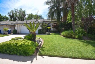 1775 Morgan Dr, Kingsburg, CA 93631