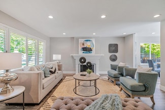 5692 Hansen Dr, Pleasanton, CA 94566