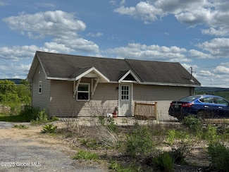 56 Race Track Rd, Ticonderoga, NY 12883