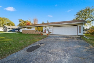 1204 1st St NE, Oelwein, IA 50662