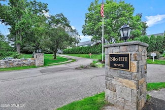 34 Silo Cir, Riverside, CT 06878