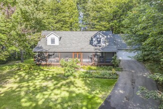 3353 Clearview Ln, Saugatuck, MI 49453