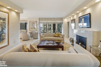 425 E 58th St Unit 33D, New York, NY 10022