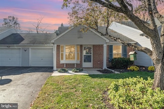 28 Fieldcrest Dr, Mechanicsburg, PA 17050