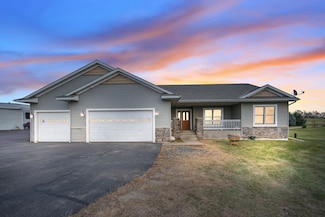 787 154th St, Roberts, WI 54023