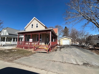 14 Pratt St, Rouses Point, NY 12979