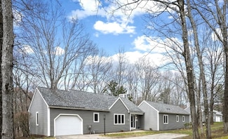 21 Steepletree Ln, Wayland, MA 01778