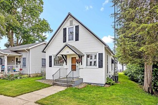 314 7th St, Baraboo, WI 53913