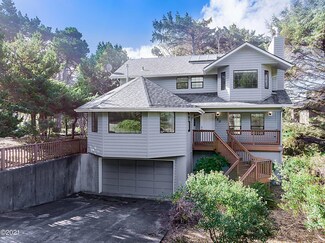 320 Easy St, Lincoln Beach, OR 97388