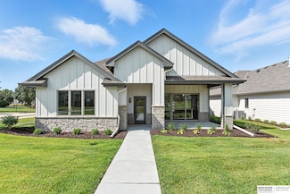 17501 Dupont Plaza Cir, Omaha, NE 68130