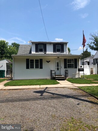 612 Newport Rd, Bristol, PA 19007