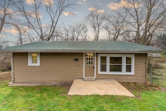 512 N 9th St, Thayer, MO 65791