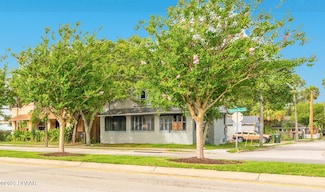 322 N Ridgewood Ave, Daytona Beach, FL 32114