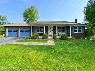 16 Forest Dr, Lock Haven, PA 17745