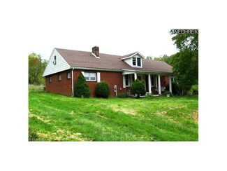 1633 Peters Creek Rd, New Concord, OH 43762