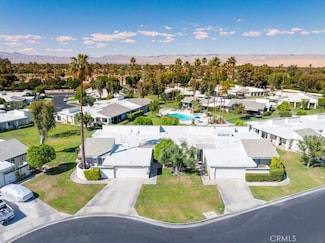 1910 Grand Bahama Dr E, Palm Springs, CA 92264
