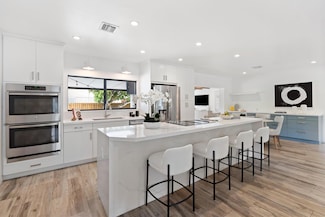 208 NE 16th Place, Fort Lauderdale, FL 33305
