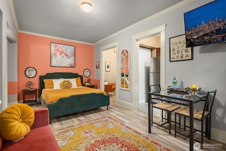 2132 5th Ave Unit 8, Seattle, WA 98121