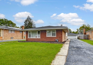 737 E 157th Place, South Holland, IL 60473