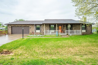 209 S Vine Ave, Lacona, IA 50139