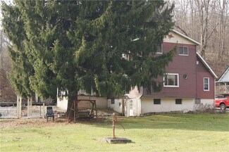 1098 Millerstown Rd, Tarentum, PA 15084