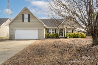 2523 Crumpler Dr, Hope Mills, NC 28348