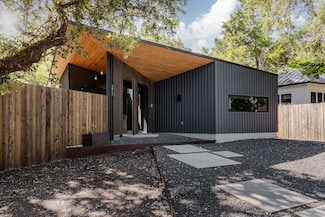1811 Brackenridge St, Austin, TX 78704
