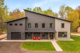 2413 Lismore Rd, Duluth, MN 55804