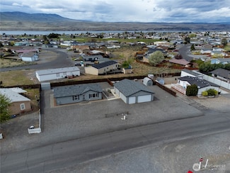 110 Thunderbird Way SW, Mattawa, WA 99349