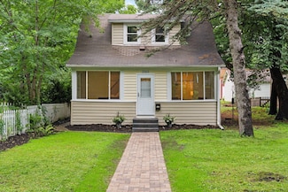 2365 Doswell Ave, Saint Paul, MN 55108
