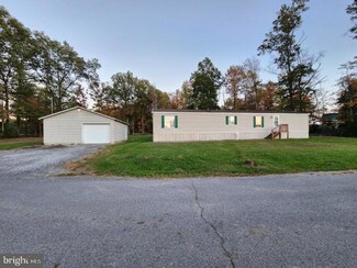 114 Cambria St, Grassflat, PA 16839