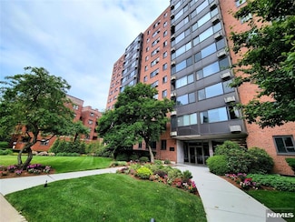 90 Prospect Ave Unit 7e, Hackensack, NJ 07601
