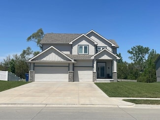 4910 Birchwood Dr, Papillion, NE 68133