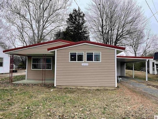 2722 Mayfield Rd, Paducah, KY 42003
