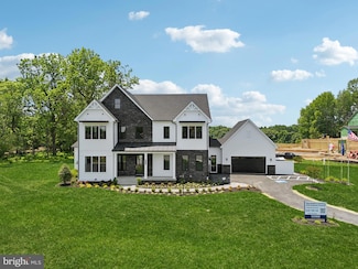 16500 Rolling Knolls Ln, Upper Marlboro, MD 20774