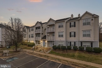 8058 Lisle Dr Unit 101, Manassas, VA 20109