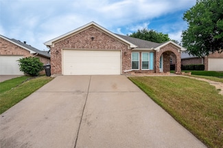 12200 Rolling Ridge Dr, Burleson, TX 76028