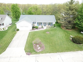 211 Hickman Dr, Bowling Green, MO 63334