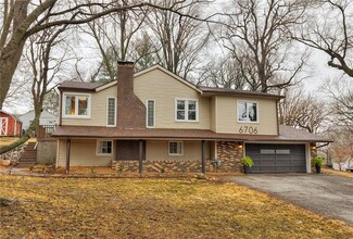6706 Washington Ave, Windsor Heights, IA 50324
