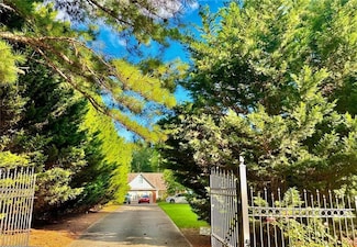 730 Tab Roberts Rd, Lawrenceville, GA 30043