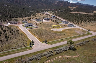 1555 W Flint Cir, Parowan, UT 84761