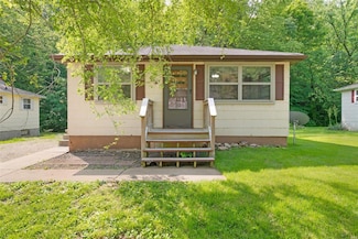 908 Olive St, New Haven, MO 63068