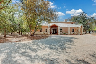 1561 Texas Sandhill Ln, Stockdale, TX 78160