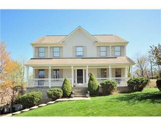 811 Wellington Dr, Seven Fields, PA 16046