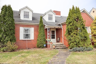 112 Robert e Lee Ave, Elkins, WV 26241