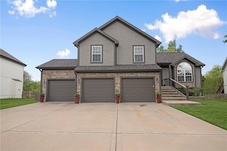 10747 N Laurel Ave, Kansas City, MO 64157